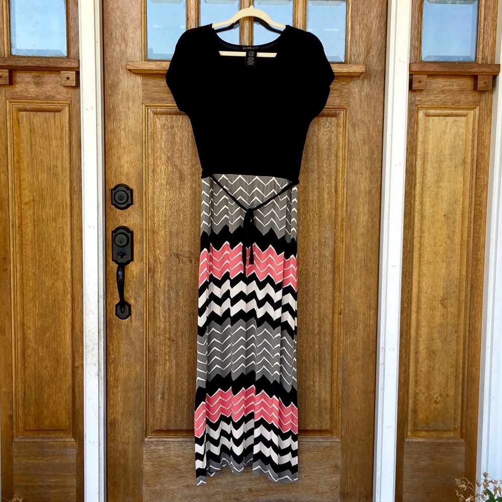 Design History | Black/Gray/Pink Chevron Maxi